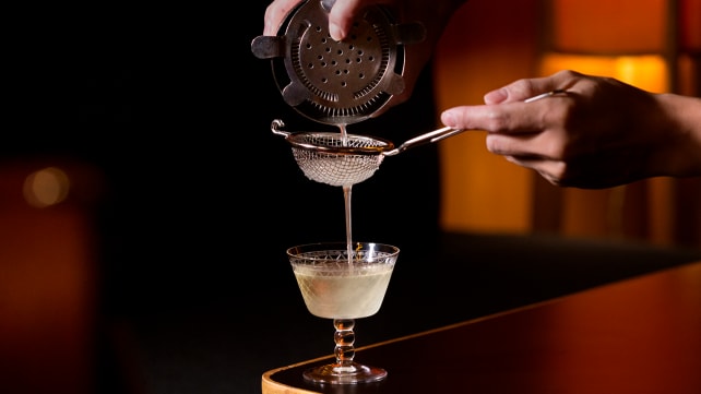 Top mixologists from London and Singapore tell us their secrets to making that perfect martini