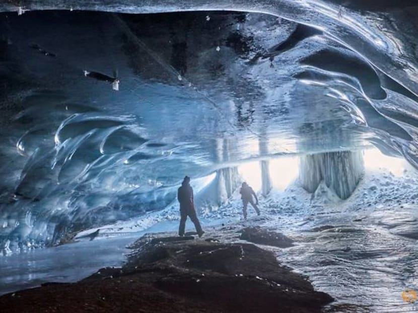 "Ice Cathedral" in Swiss Alps offers visitors unique show "Ice Cathedral" in Swiss Alps offers visitors unique show