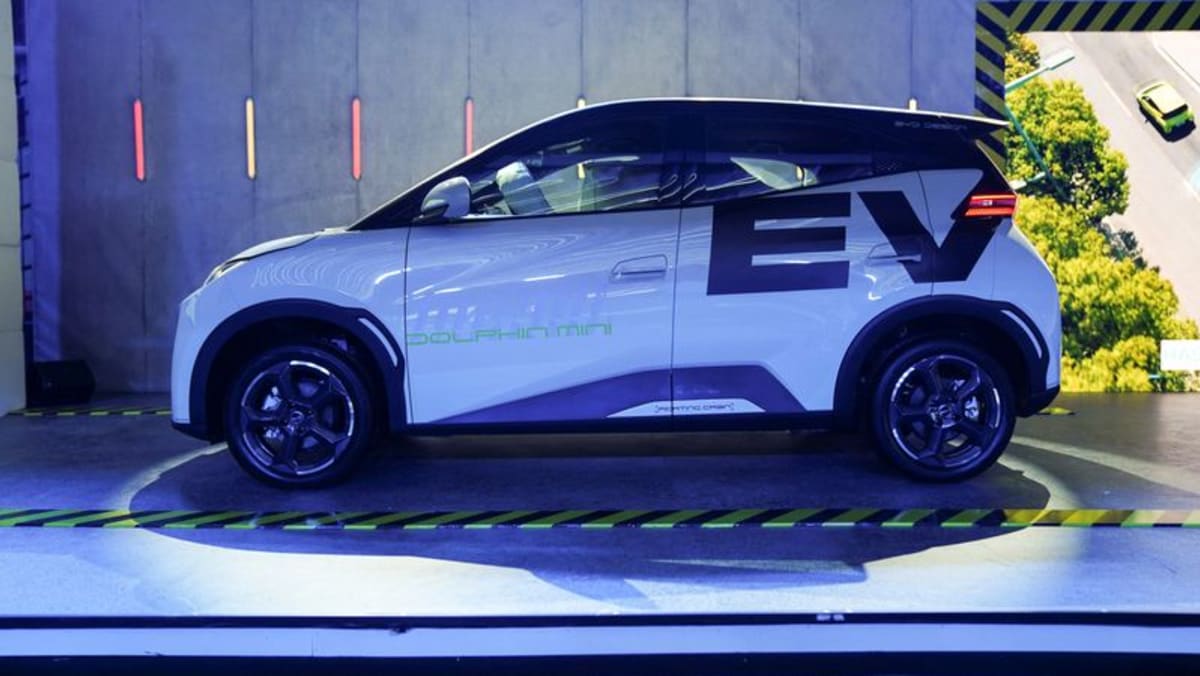 Commentary: Bans on electric cars and solar panels? It’s not so implausible