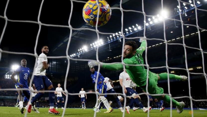 Chelsea beat Spurs 2-0 to keep dwindling title hopes alive Chelsea beat Spurs 2-0 to keep dwindling title hopes alive