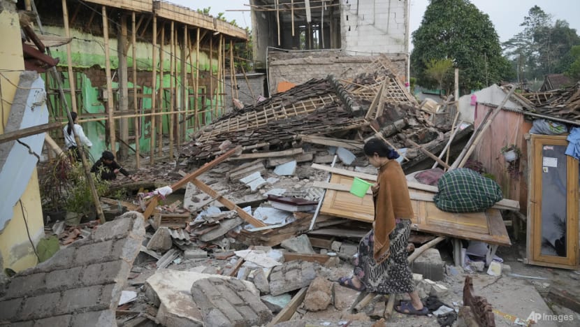 PM Lee sends condolences to Indonesia following deadly quake PM Lee sends condolences to Indonesia following deadly quake