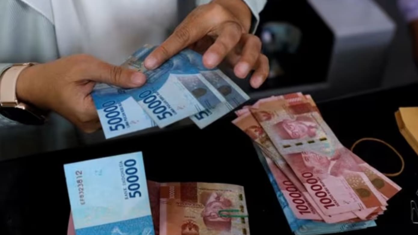 印尼盾兑美元滑落到四年新低 促使央行进场干预