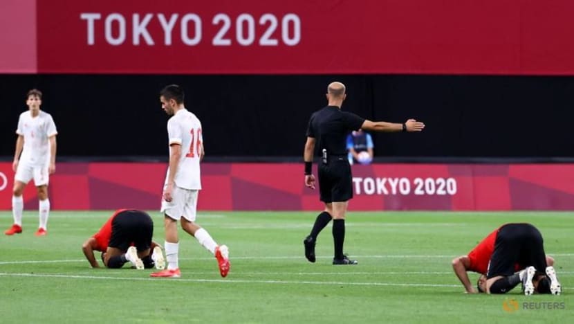 Olympics-Soccer-Spain frustrated in goalless draw, Mexico stun France Olympics-Soccer-Spain frustrated in goalless draw, Mexico stun France