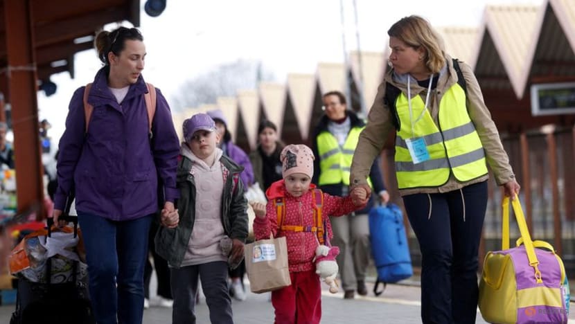 Warsaw mayor asks for more support, coordination on Ukraine refugees