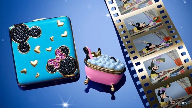 Estée Lauder年度珍藏粉饼系列　Mickey、Minnie化身精美艺术品