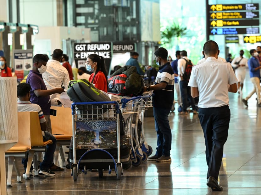 S'pore's air traffic rebounds to almost a third of pre-Covid levels, on track to hit 50 per cent in 2022: CAAS S'pore's air traffic rebounds to almost a third of pre-Covid levels, on track to hit 50 per cent in 2022: CAAS