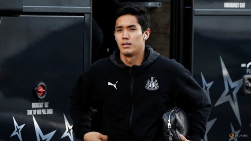 Soccer-Kobe confirm signing of former Newcastle striker Muto Soccer-Kobe confirm signing of former Newcastle striker Muto