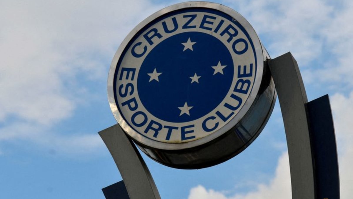 Fans Cruzeiro memprotes pemilik baru Ronaldo