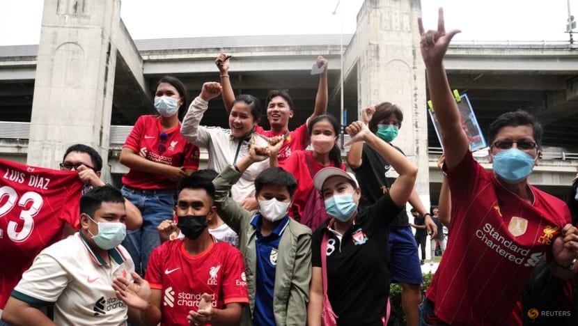 Thai fans welcome Liverpool before friendly with Man Utd Thai fans welcome Liverpool before friendly with Man Utd