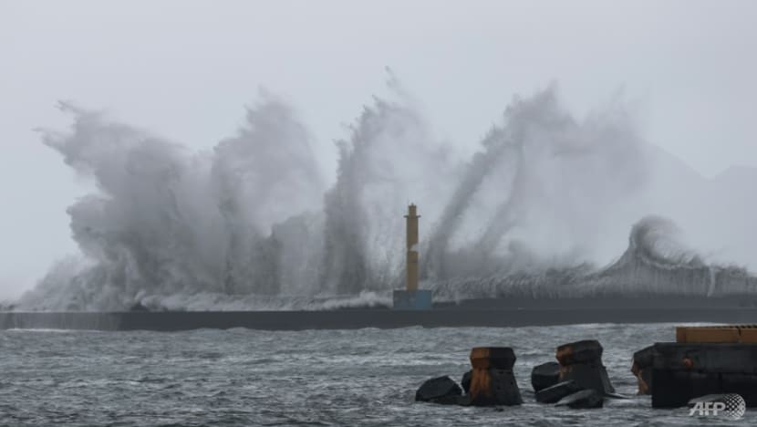 Typhoon Haikui makes landfall in Taiwan