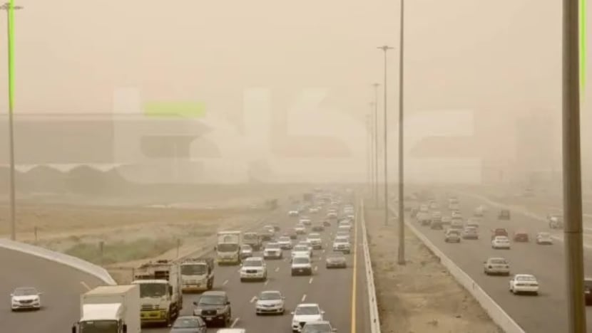 Ribut debu landa Jeddah & sebahagian Makkah; jejas teruk daya penglihatan