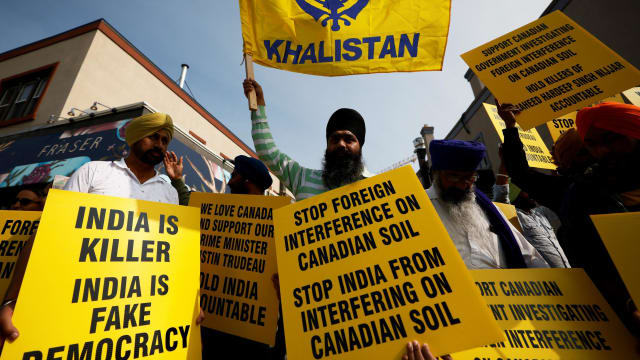 加拿大锡克教徒在印度外交使馆外 举行小规模抗议活动