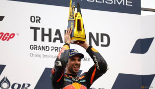 KTM's Oliveira wins rain-affected Thai GP as title race hots up
