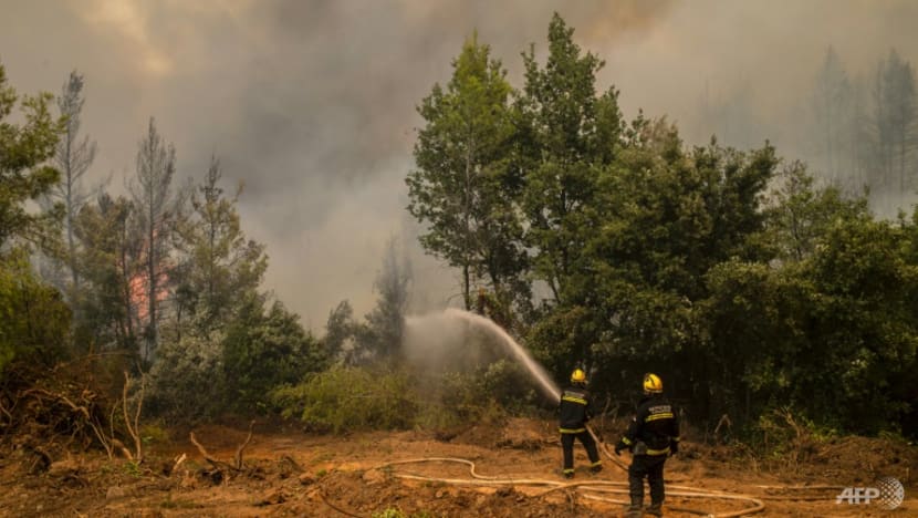 Rain helps firefighters in Greece but flare-ups continue Rain helps firefighters in Greece but flare-ups continue