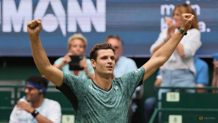 Hurkacz thrashes Medvedev for Halle title, sounds Wimbledon warning Hurkacz thrashes Medvedev for Halle title, sounds Wimbledon warning