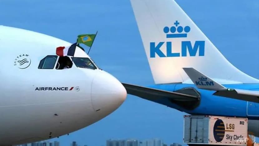 KLM akan batalkan 10 penerbangan akibat mogok