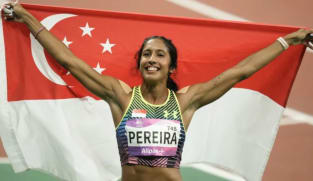Ratu pecut SG Shanti Pereira  rangkul pingat perak acara 100 meter Sukan Asia