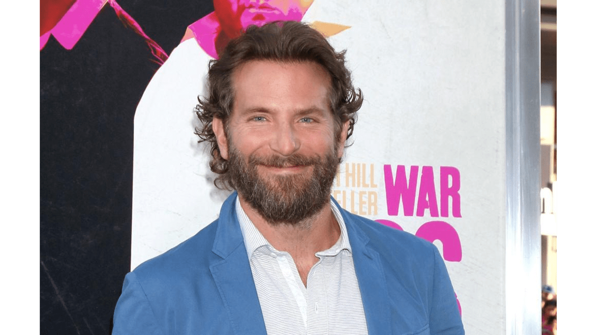 Bradley Cooper to star in and direct Leonard Bernstein biopic 8days