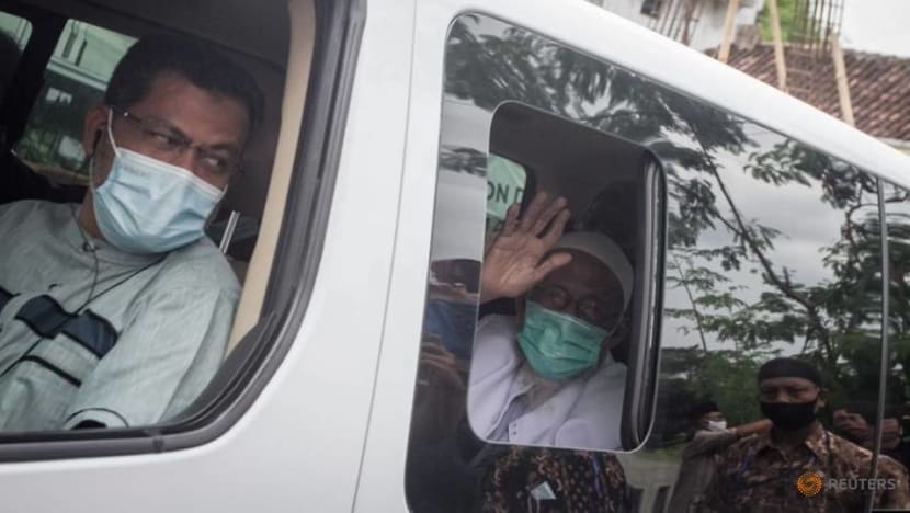 Abu Bakar Bashir, Indonesian cleric linked to deadly Bali bombings, freed from prison Abu Bakar Bashir, Indonesian cleric linked to deadly Bali bombings, freed from prison