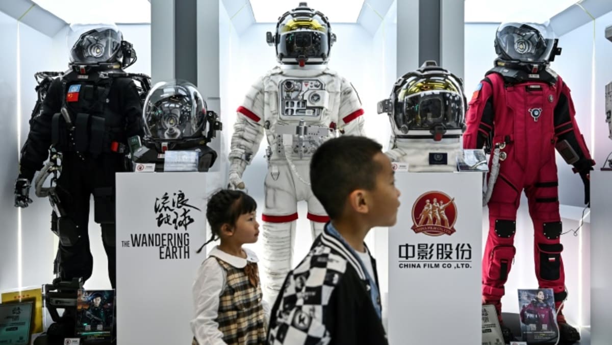 中国科幻迷在成都世界科幻大会上欣喜若狂