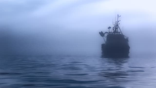 巴西渔民发现 “幽灵船” 惊见船上多具腐烂尸体