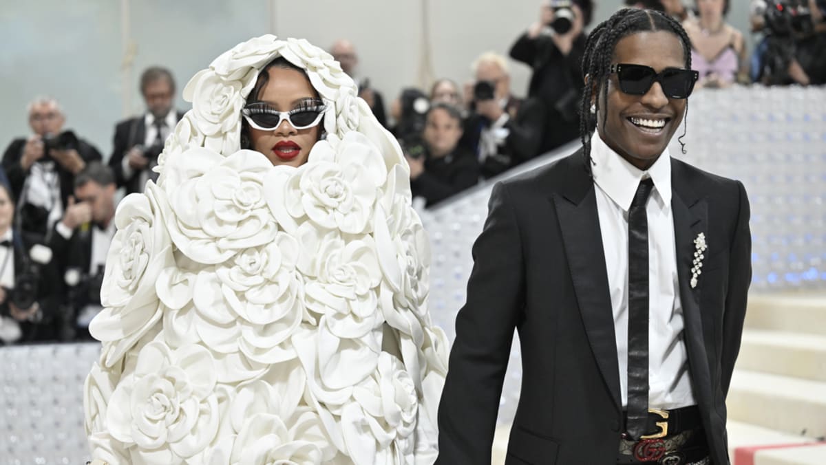 Tong rihanna outlet