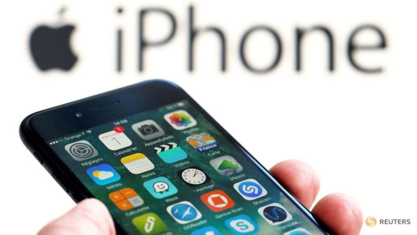 Apple gets lift from services, offsetting iPhone weakness Apple gets lift from services, offsetting iPhone weakness