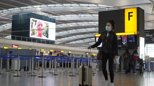 伦敦希思罗机场离境旅客上限 每日定为10万人次