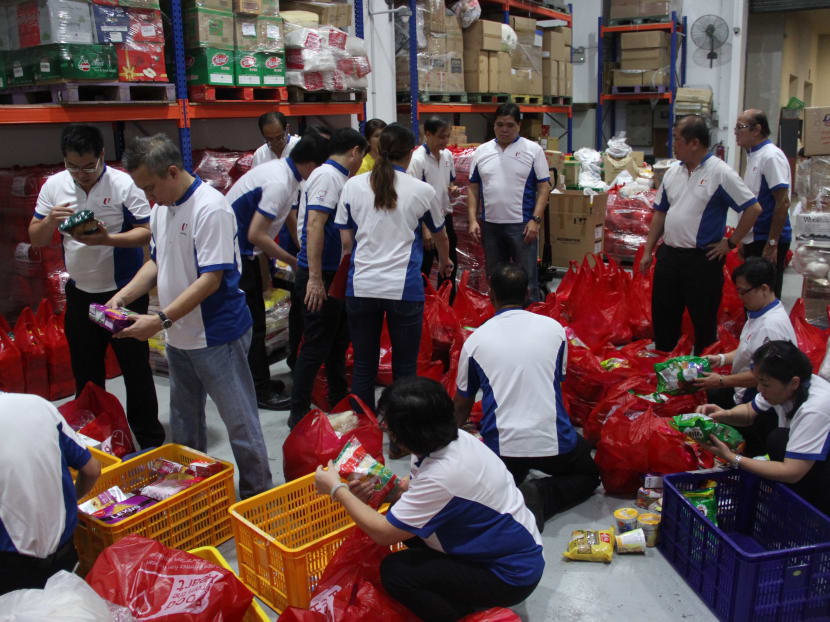 Non-profit groups step up efforts to bring restaurant excess to needy Non-profit groups step up efforts to bring restaurant excess to needy