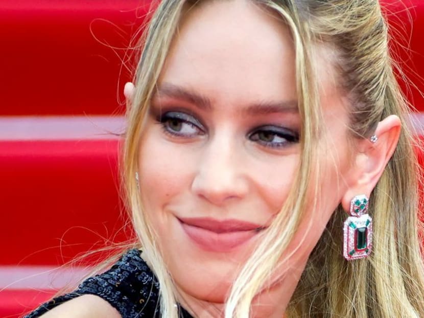 Dylan Penn takes the lead in family-affair 'Flag Day' Dylan Penn takes the lead in family-affair 'Flag Day'