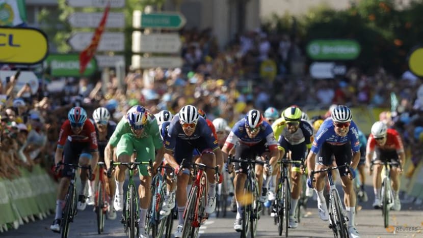 Philipsen wins Tour de France stage 15 as Vingegaard hits the deck Philipsen wins Tour de France stage 15 as Vingegaard hits the deck