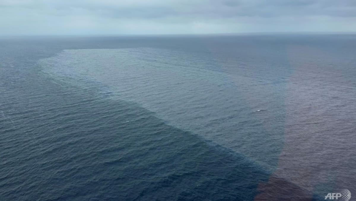 Sinking Philippine tanker sparks diesel spill