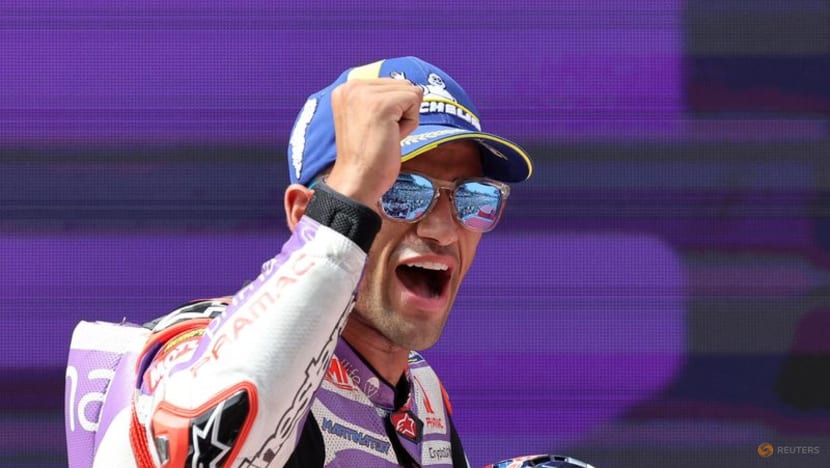 Martin sets lap record to grab pole position at San Marino GP