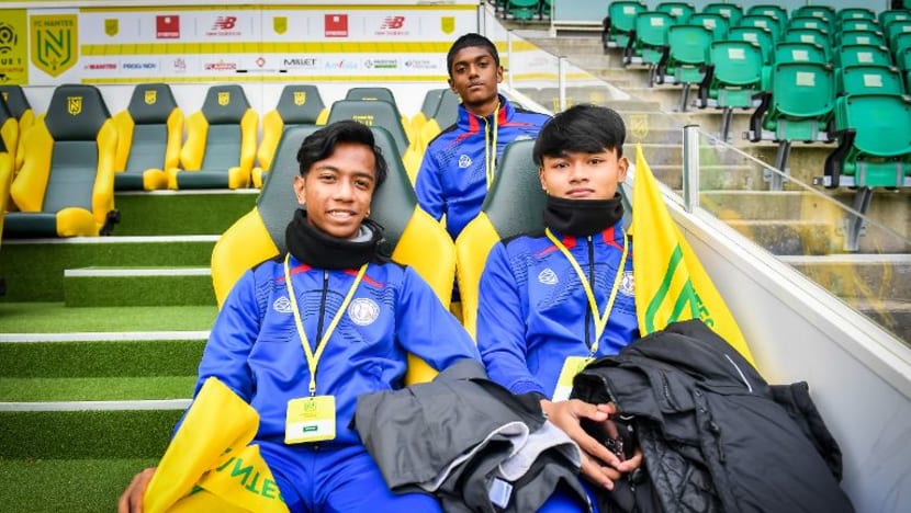 Meski sejuk dan mencabar 2 remaja Melayu S’pura timba pengalaman berharga berlatih dengan FC Nantes