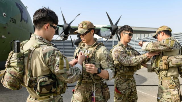韩国防部：不考虑征集女兵或延长兵役期