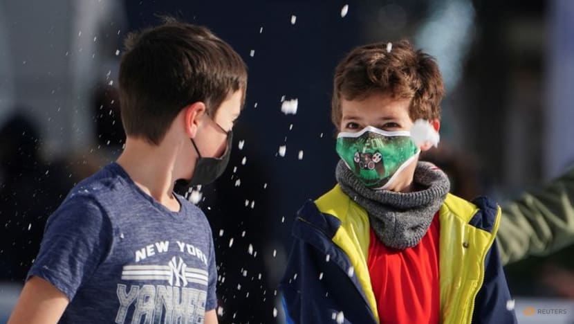 Omicron better at invading young noses than other COVID-19 variants; smell loss may predict memory issues Omicron better at invading young noses than other COVID-19 variants; smell loss may predict memory issues