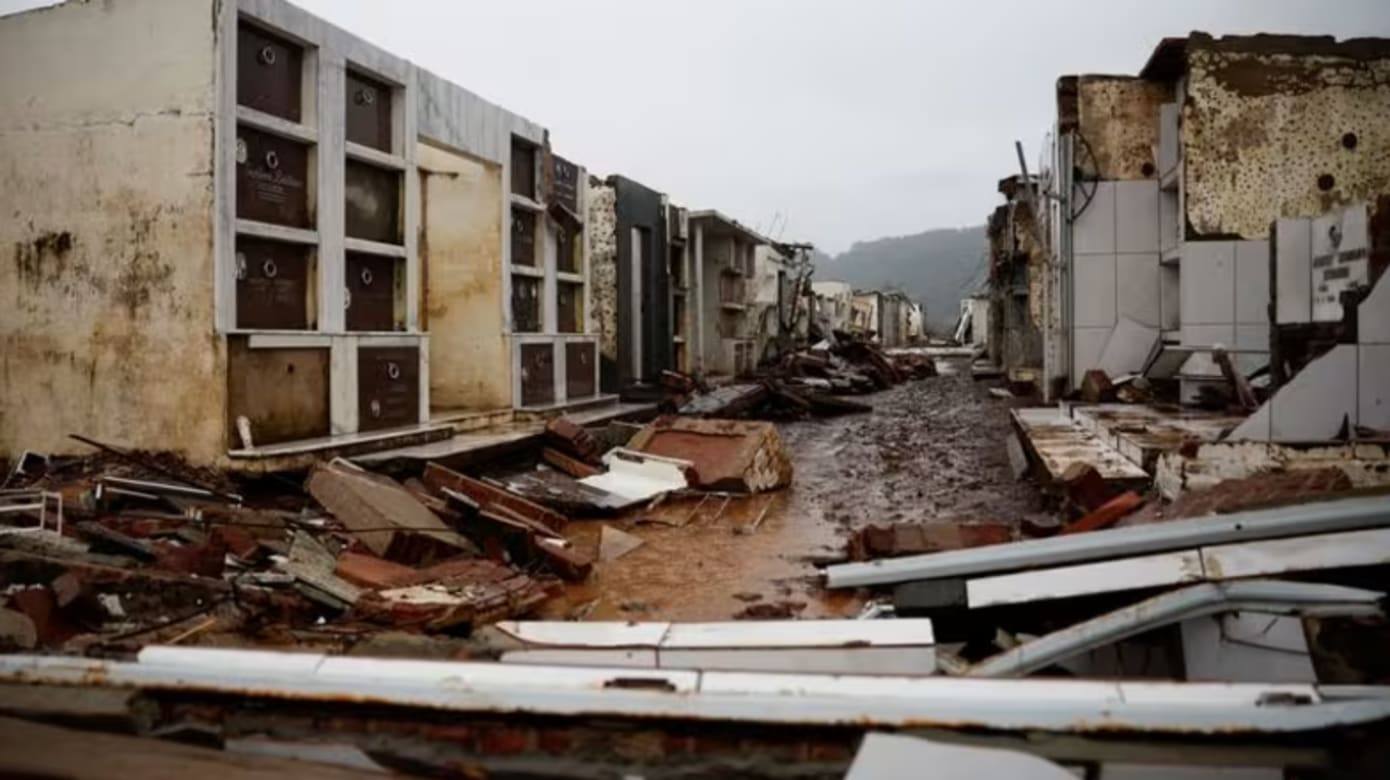 巴西洪灾死亡人数增至143个 125人下落不明
