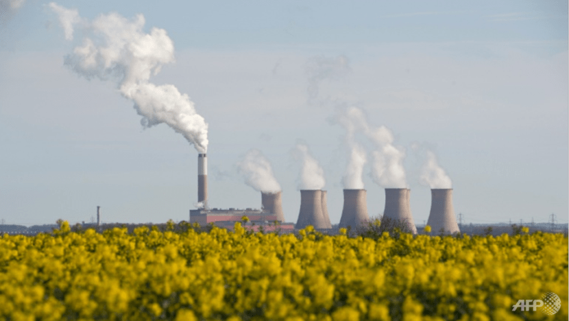 Commentary: To combat climate change, investors should keep their shares in fossil fuels Commentary: To combat climate change, investors should keep their shares in fossil fuels