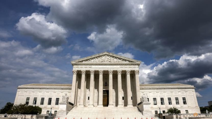 US Supreme Court blocks Biden vaccine-or-test policy for large businesses US Supreme Court blocks Biden vaccine-or-test policy for large businesses