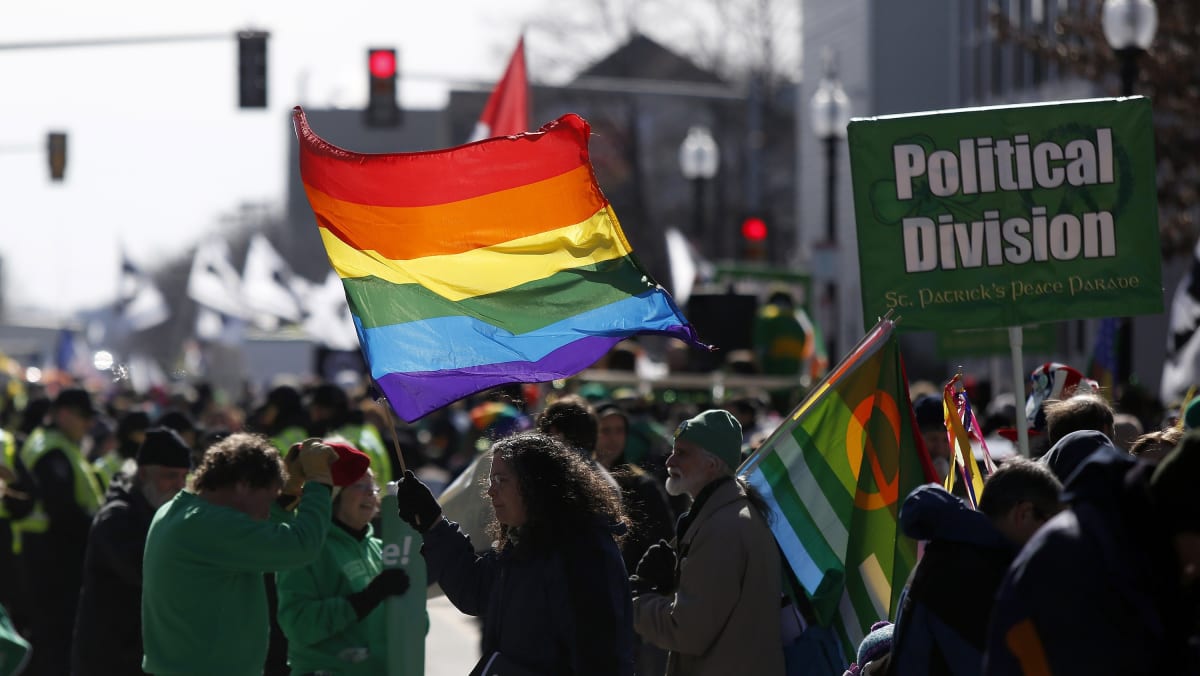 New York City mayor ends boycott of St Patrick's Day parade as gay ban  dropped, Bill de Blasio