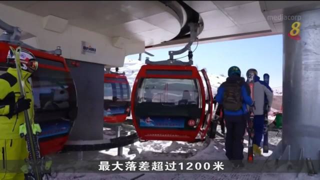 北京冬奥会点燃民众热情 大批雪友涌向新疆滑雪