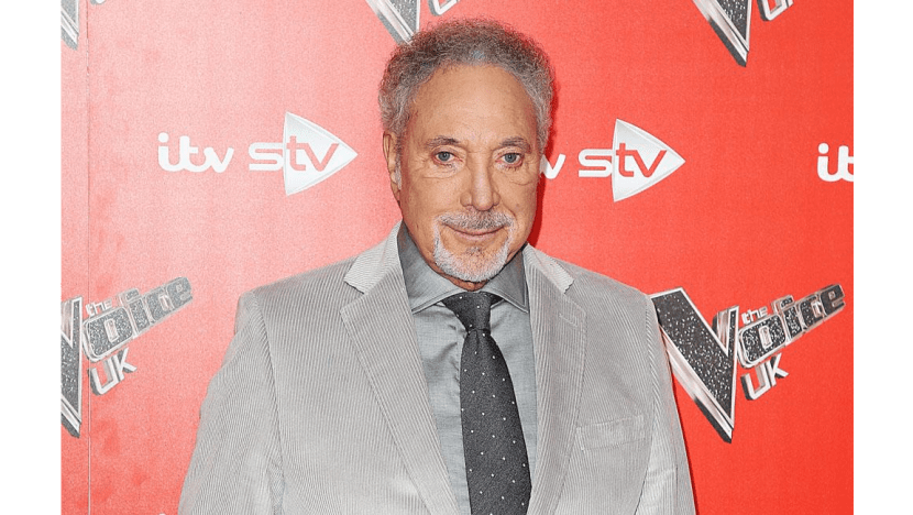 Sir Tom Jones battling bacterial infection Sir Tom Jones battling bacterial infection