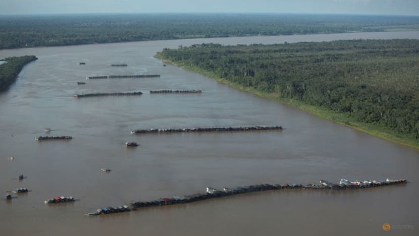 Gold rush draws hundreds of dredging rafts to Amazon tributary Gold rush draws hundreds of dredging rafts to Amazon tributary