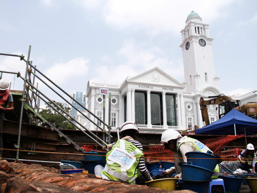 An archaeological excavation — the largest undertaken in Singapore — carried out at a site in front of the Victoria Theatre and Concert Hall at Empress Place, Feb 13, 2015.  Photo: Robin Choo
