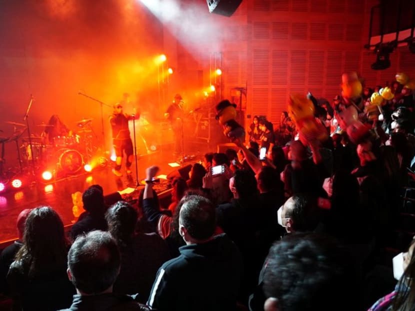 Vaccinated Chileans shout and dance for study to see if the show can go on for concerts Vaccinated Chileans shout and dance for study to see if the show can go on for concerts