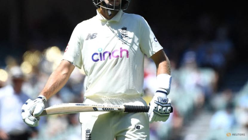 Cricket - Root says England bowlers must be braver in third Ashes test Cricket - Root says England bowlers must be braver in third Ashes test