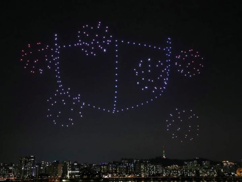 Hundreds of drones light up Seoul night sky with coronavirus advice Hundreds of drones light up Seoul night sky with coronavirus advice