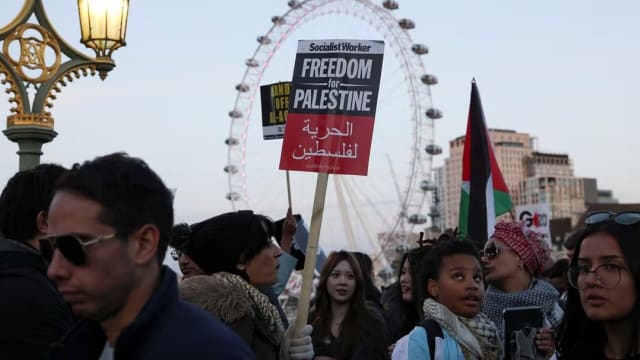 逾4万名亲巴勒斯坦示威者 走上伦敦街头示威