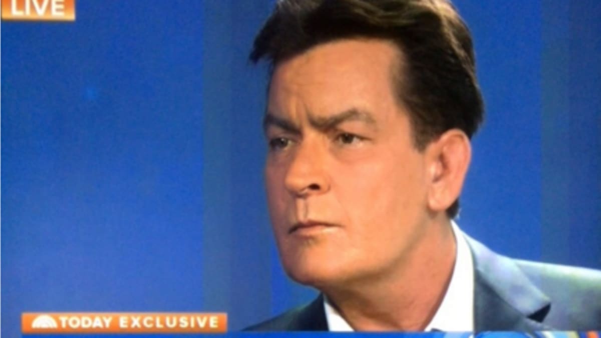Tv Star Charlie Sheen Reveals He S Hiv Positive Today