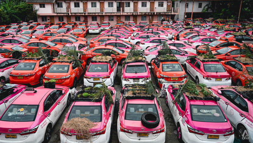 Taxi cab gardens emerge in Bangkok as drivers quit and debts grow Taxi cab gardens emerge in Bangkok as drivers quit and debts grow